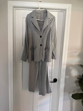 Gray Women's Two-Piece Knit Blazer & Pant Set